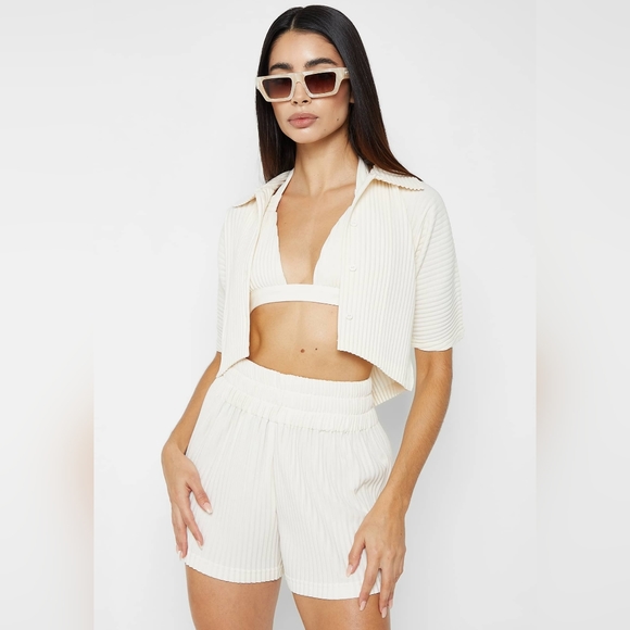Maniere de Voir Pleated High Waisted Shorts - Picture 1 of 4